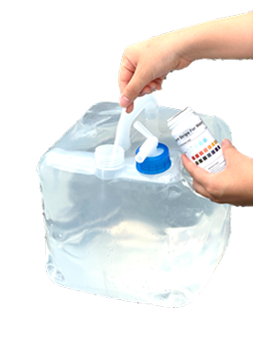 試薬を水に浸ける